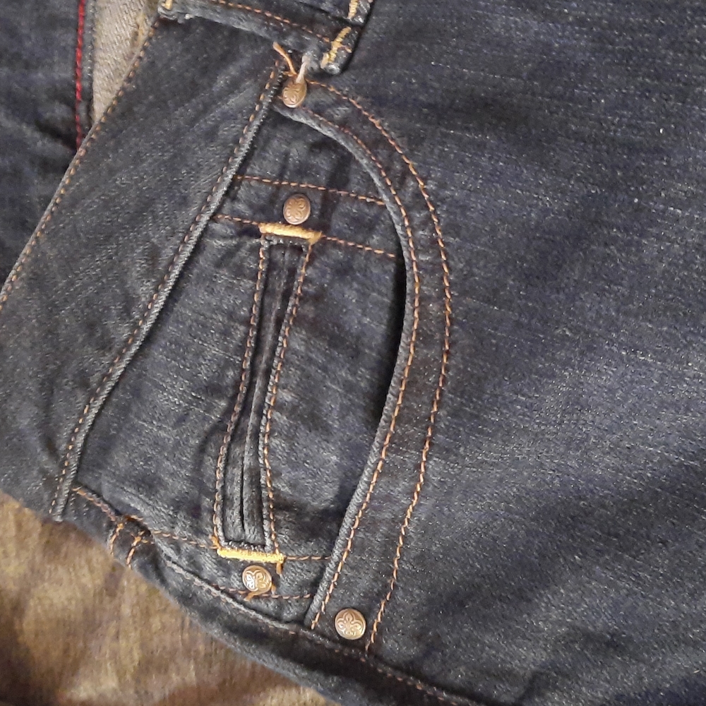 Jeans - Picture 3 of 4